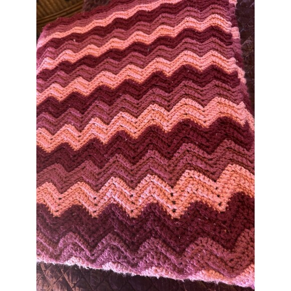 Zig Zag Crochet Blanket Handmade CA KING + Burgundy Pink Tri-Color 82W x 116L - Picture 5 of 10